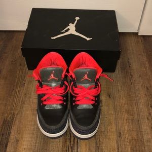 Air Jordan 3 Retro (GS) - Sz 6 1/2 Bright Crimson